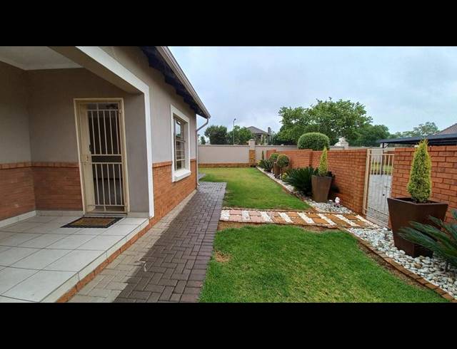 3 BEDROOM PROPERTY TO RENT IN MONAVONI